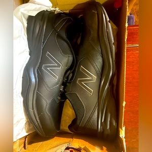 NWT Men’s 411 New Balance All Black Sneakers sz 12.5